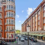 Elegant Flat Opposite Harrods,Prime Knightsbridge